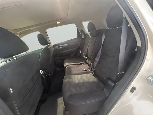 Used 2016 Nissan Rogue SV AWD/4WD image 15