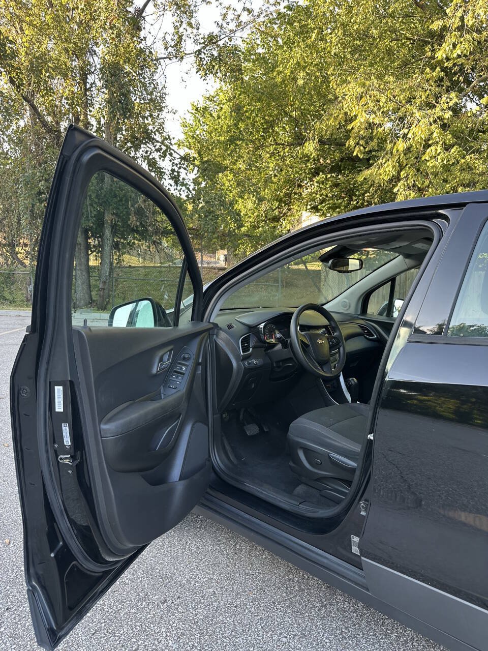 Used 2019 Chevrolet Trax LS FWD image 6