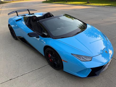Used 2018 Lamborghini Huracan Performante AWD/4WD image 9