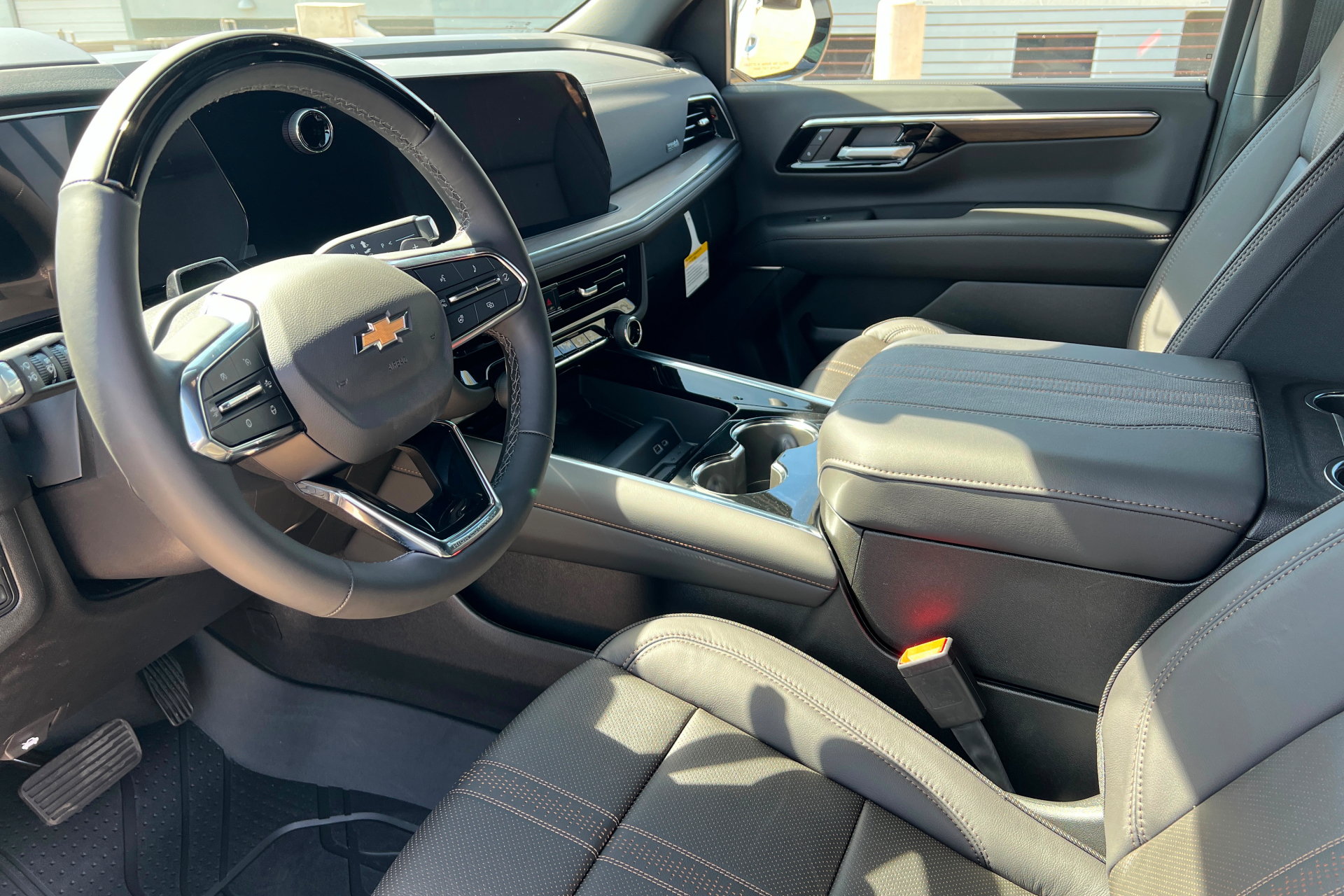 New 2026 Chevrolet Suburban High Country AWD/4WD image 16