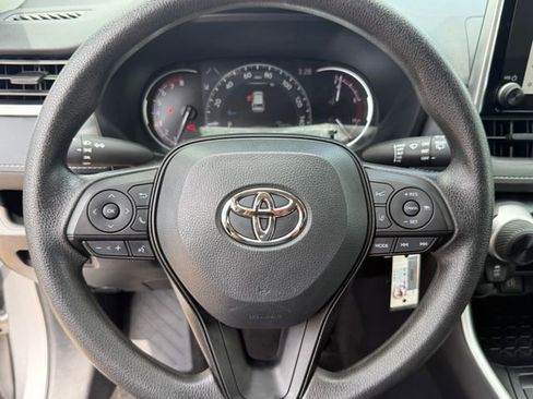 Used 2025 Toyota RAV4 LE AWD/4WD image 12