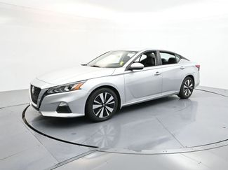 Used 2022 Nissan Altima 2.5 SV video 3