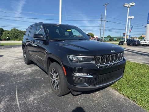 Used 2024 Jeep Grand Cherokee Limited w/ Trailer Tow Package AWD/4WD image 2