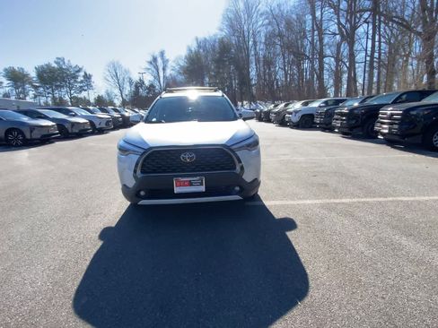 Used 2023 Toyota Corolla Cross XLE w/ Convenience Package image 11