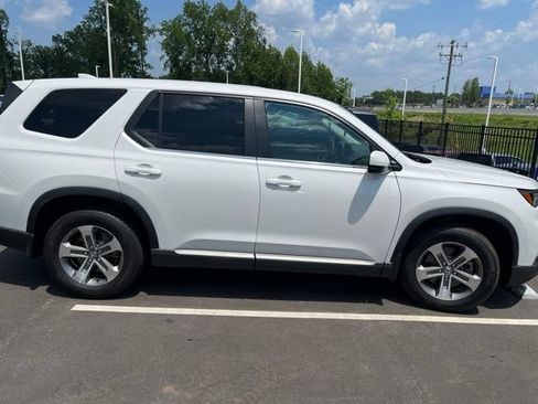 Used 2023 Honda Pilot EX-L image 4