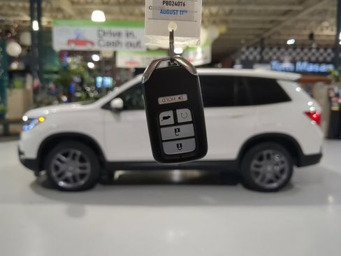 Used 2023 Honda Passport EX-L image 4