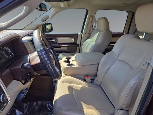 Used 2013 RAM 1500 Laramie w/ Convenience Group image 9