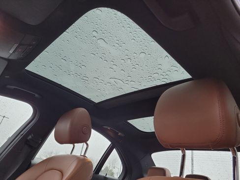 Used 2019 Mercedes-Benz C 300 4MATIC Sedan image 23