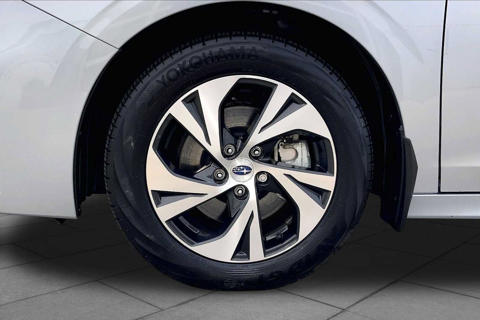 Used 2025 Subaru Legacy Premium AWD/4WD image 11