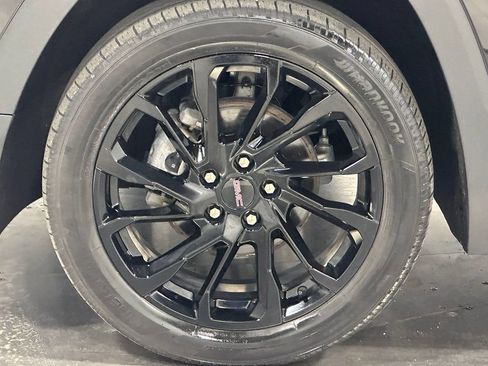 Used 2023 GMC Terrain SLE w/ Elevation Edition AWD/4WD image 36