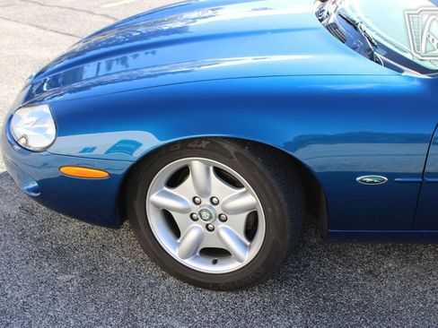 Used 1998 Jaguar XK8 image 39