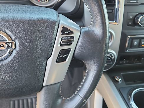 Used 2016 Nissan Titan PRO-4X AWD/4WD image 16