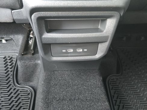 New 2026 Volkswagen Taos SE image 11