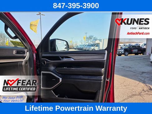 Used 2024 Jeep Wagoneer L Series II w/ Flexible Seating Group image 40