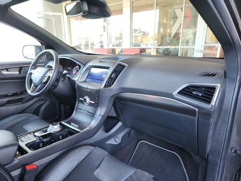 Used 2020 Ford Edge ST image 27