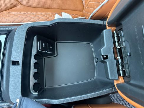 New 2026 Chrysler Pacifica Pinnacle w/ Trailer Tow Group AWD/4WD image 25