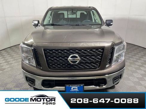 Used 2019 Nissan Titan SV AWD/4WD image 3