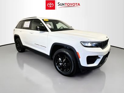 Used 2025 Jeep Grand Cherokee Altitude