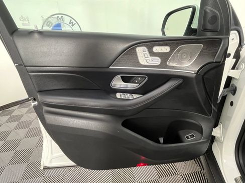 Used 2023 Mercedes-Benz GLS 450 4MATIC image 24