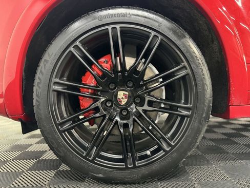 Used 2013 Porsche Cayenne GTS image 7