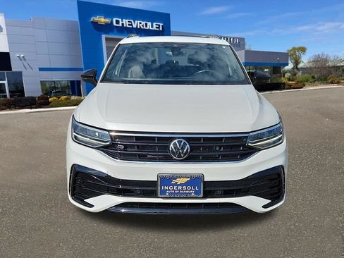 Used 2024 Volkswagen Tiguan SE R-Line AWD/4WD image 2