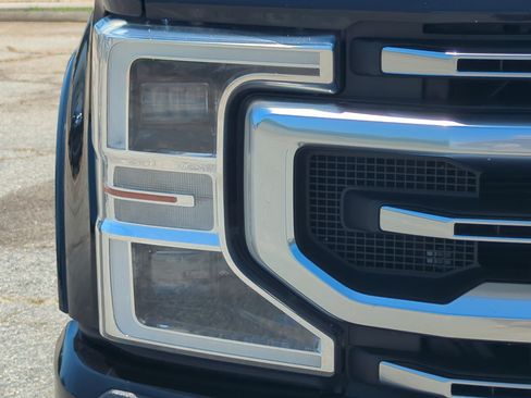Used 2020 Ford F250 Platinum w/ Tremor Off-Road Package AWD/4WD image 8
