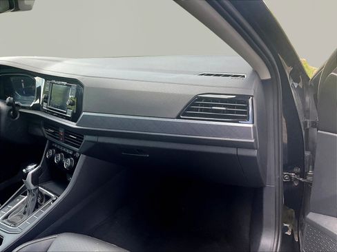 Used 2024 Volkswagen Jetta SE FWD image 26