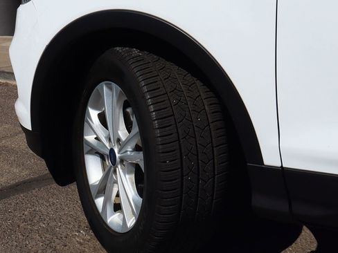 Used 2018 Ford Escape SE image 6