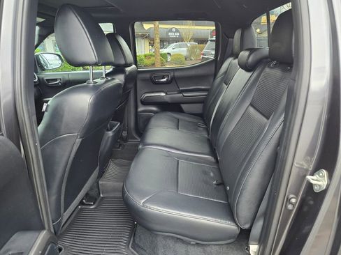 Used 2019 Toyota Tacoma Limited image 16