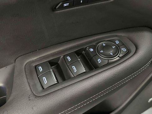 Certified 2025 Cadillac XT6 Premium Luxury AWD/4WD image 16