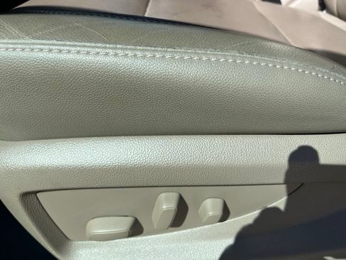 Used 2019 Chevrolet Tahoe Premier RWD image 12