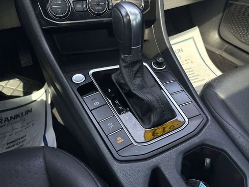 Used 2019 Volkswagen Jetta SEL w/ Cold Weather Package image 20