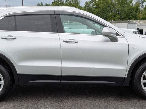 Used 2019 Cadillac XT4 Luxury w/ Cold Weather Package AWD/4WD image 5