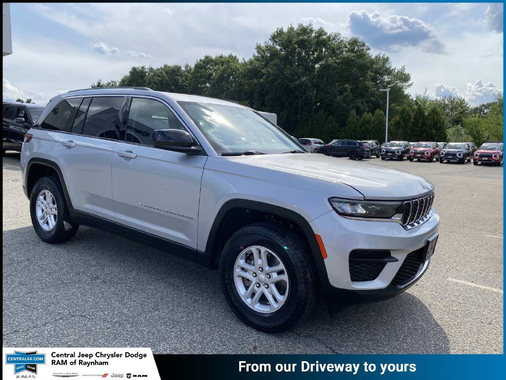 Certified 2023 Jeep Grand Cherokee Laredo AWD/4WD image 1