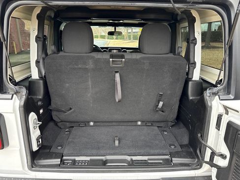 Used 2019 Jeep Wrangler Sport image 18