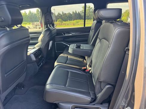 Certified 2024 Jeep Wagoneer 4WD image 21