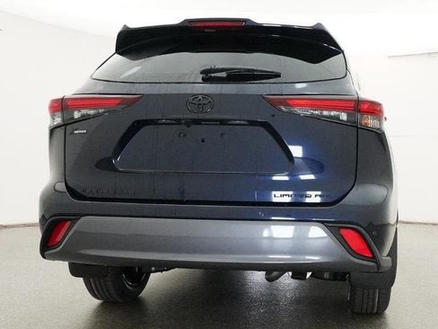 New 2026 Toyota Highlander Limited image 23