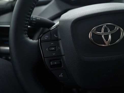 Used 2025 Toyota Prius Limited image 27