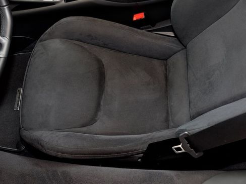 Used 2025 McLaren Artura Spider image 20