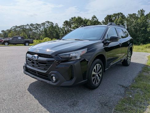 Certified 2025 Subaru Outback Premium AWD/4WD image 8