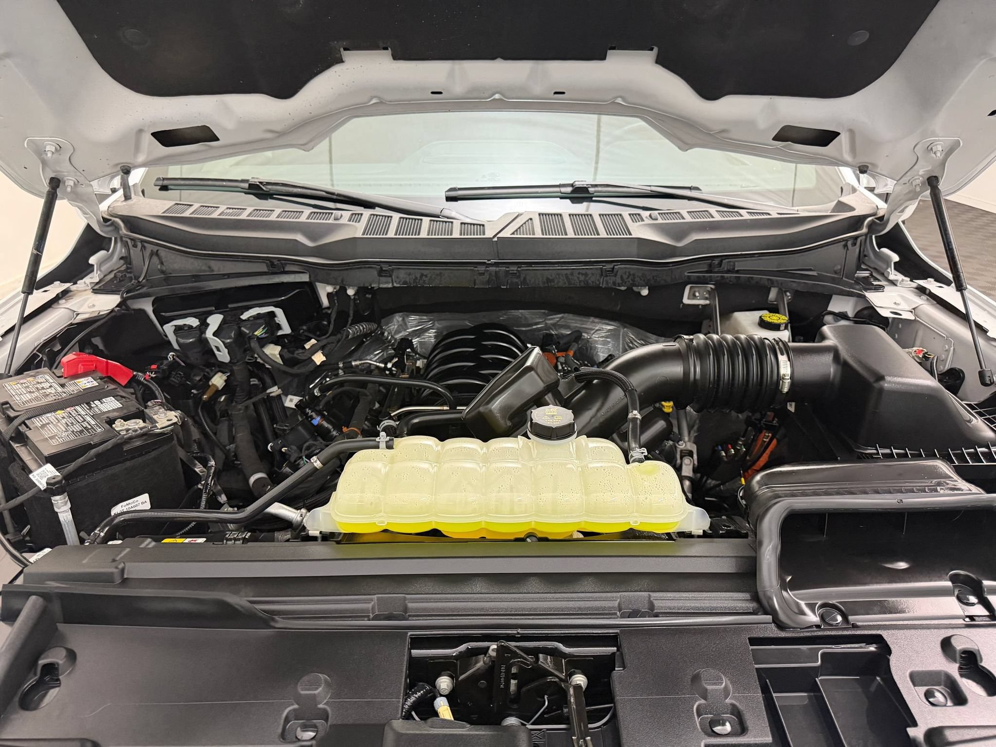Used 2025 Ford F150 Lariat w/ Equipment Group 501A Mid AWD/4WD image 34
