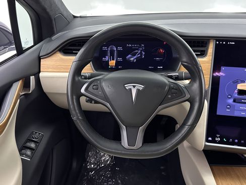 Used 2020 Tesla Model X Long Range AWD/4WD image 25