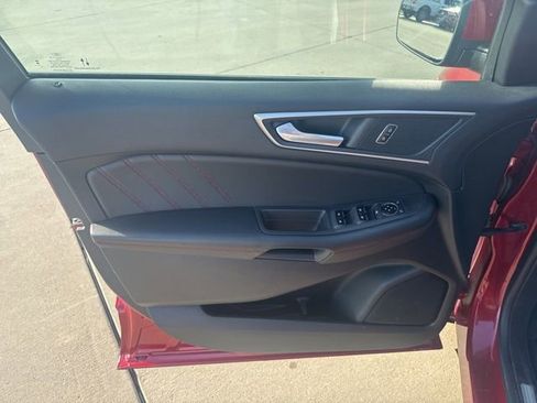 Certified 2023 Ford Edge ST-Line w/ Class II Trailer Tow Package image 8