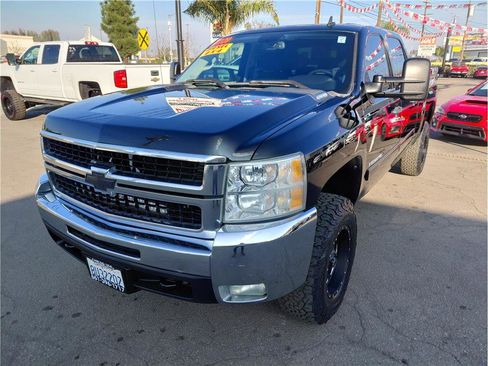 Used 2009 Chevrolet Silverado 2500 LT w/ Exterior Plus Package image 17