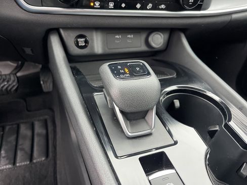 Used 2024 Nissan Rogue SV image 18