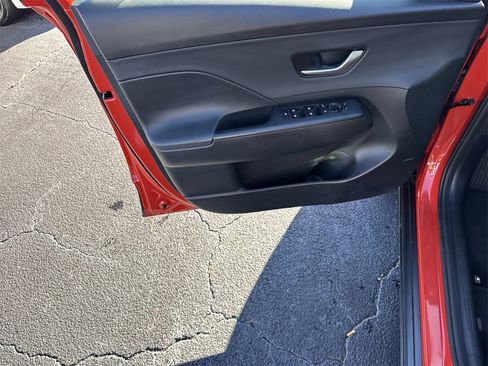 Used 2025 Hyundai Kona Limited image 10