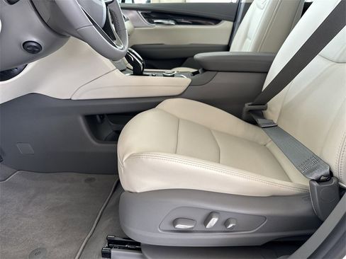 New 2025 Cadillac XT6 Premium Luxury image 14