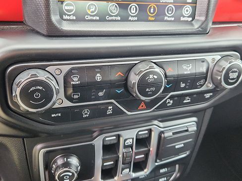 Used 2021 Jeep Wrangler Unlimited Rubicon image 8