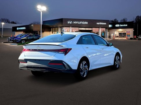 New 2025 Hyundai Elantra Sport image 7