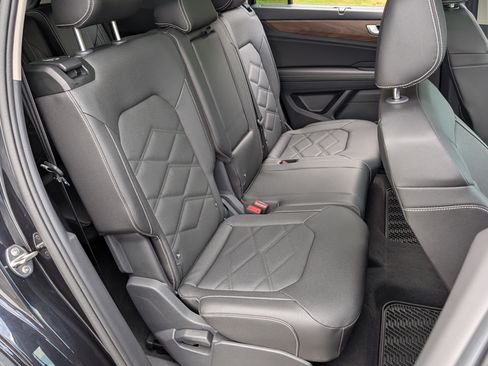 Used 2026 Volkswagen Atlas SE w/ Panoramic Sunroof Package FWD image 23